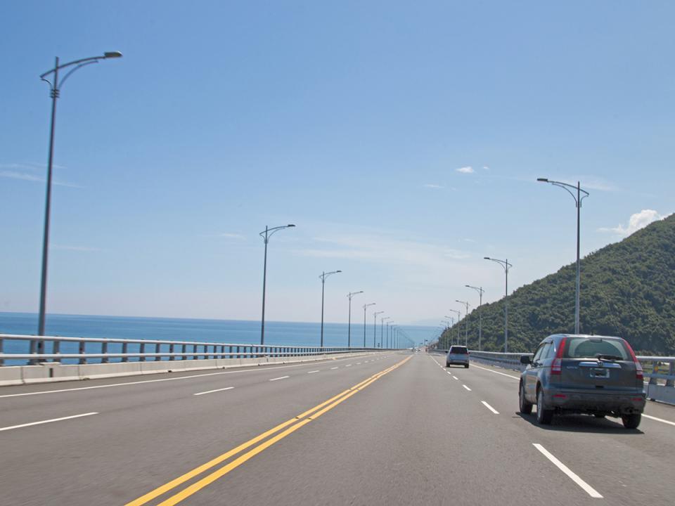 金崙大橋:沿海公路與大橋